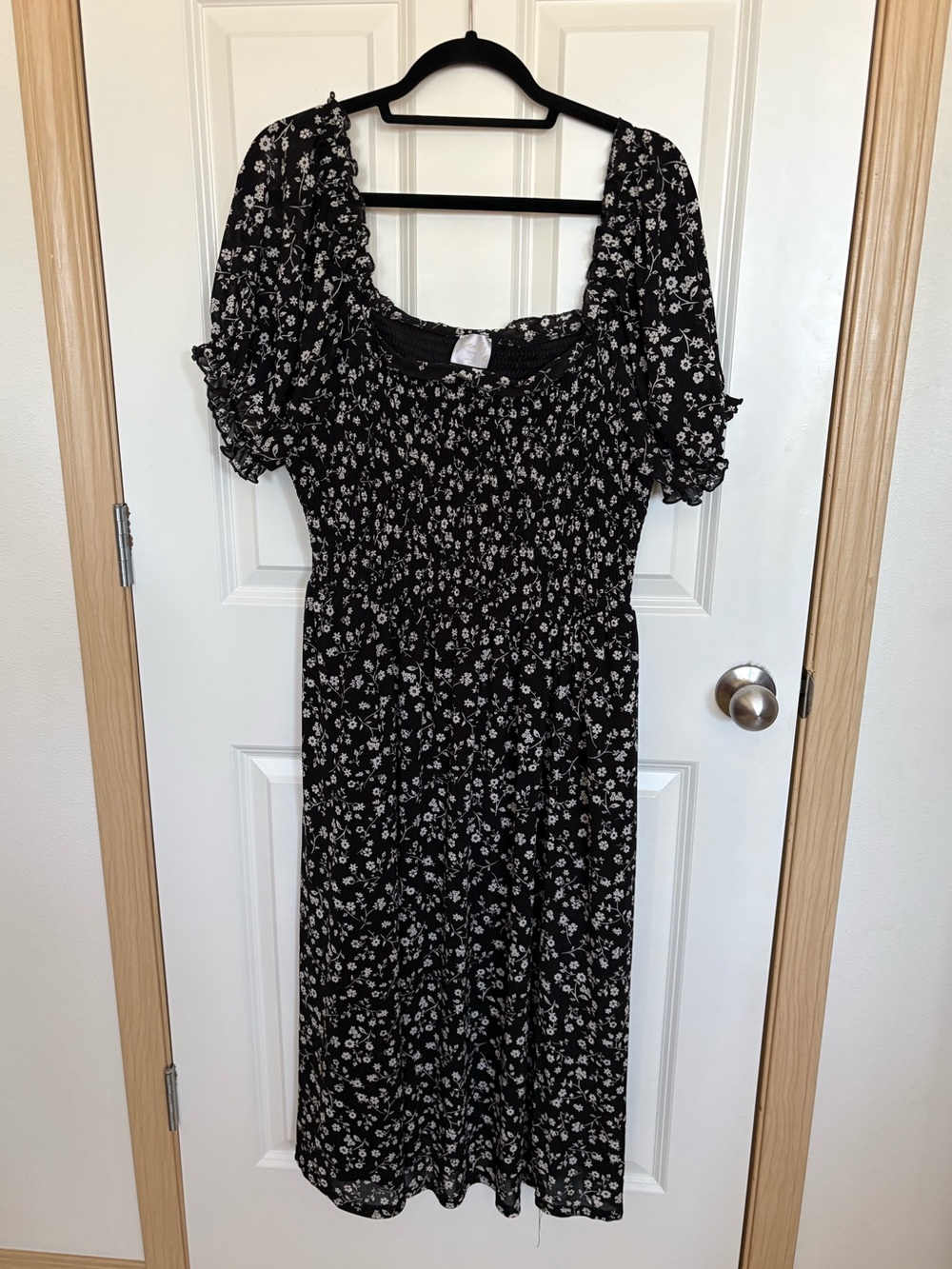 Siren Lily Black Floral Smocked Midi Dress